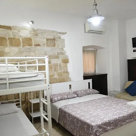 Corte Trecantaia 11 3* Μπάρι